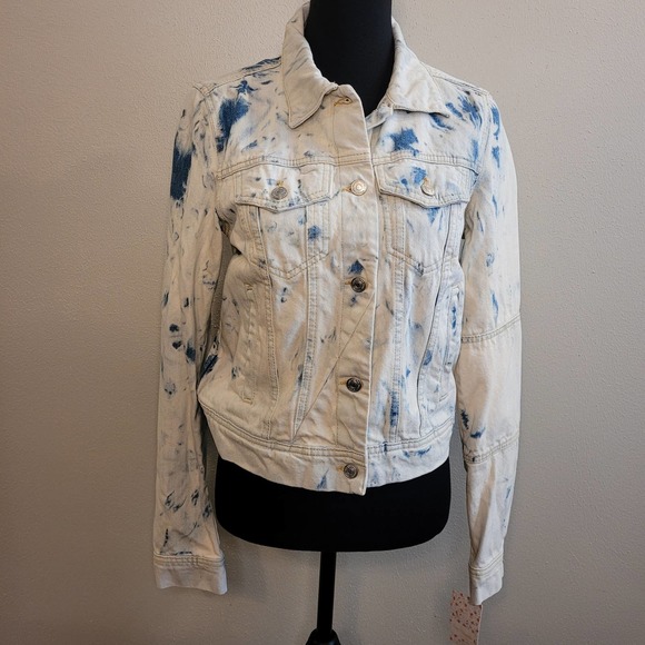 Free People NWT Rumors Acid Wash Denim Button‎ Jacket Jones Tie Dye Blue Small - Picture 2 of 14